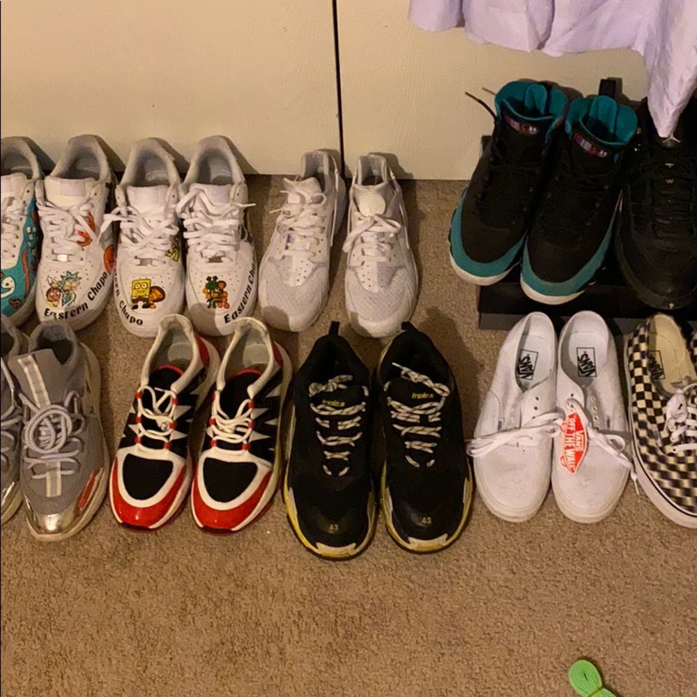 SHOES ALL TYPES - Picture 4 of 8